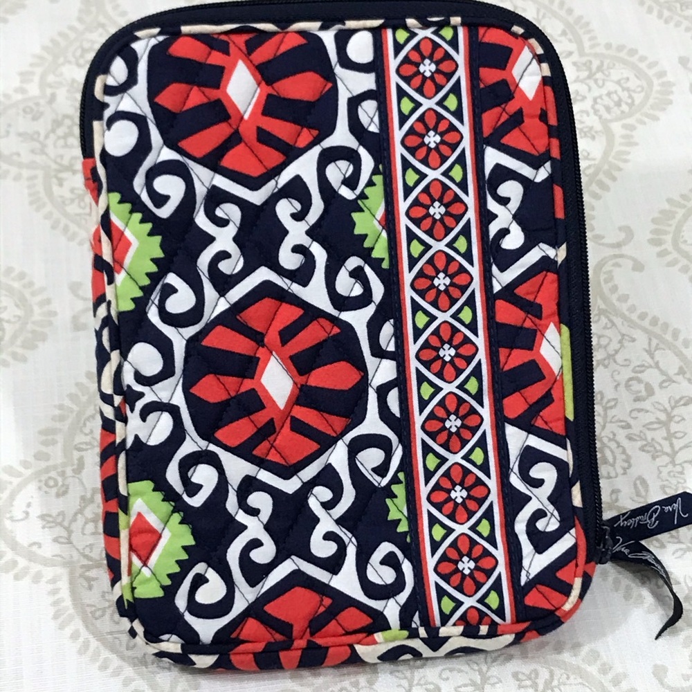 Vera Bradley Sun Valley Table E Reader Zippered Sleeve Cover